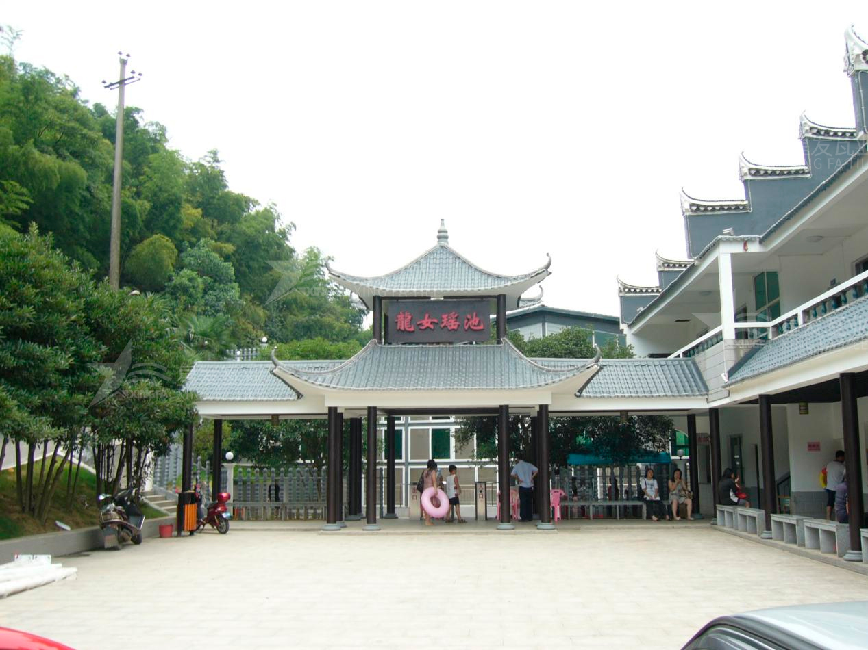 珠海屋頂材料合成樹脂瓦和不銹鋼瓦哪個(gè)好？選擇很重要！