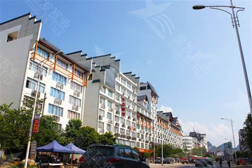房頂屋檐合成樹脂隔熱瓦 灰色加厚3.0mm蓋廠房用ASA復(fù)合材料樹脂合成瓦 珠海pvc合成樹脂瓦廠家報價