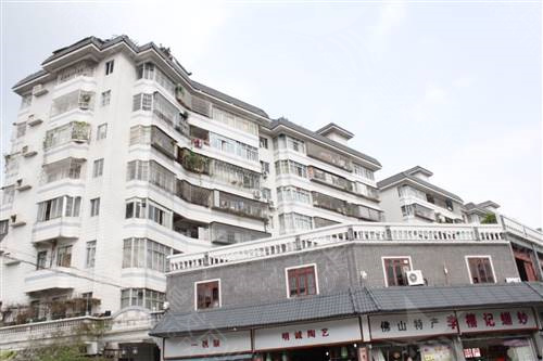 珠海樹脂仿古門頭隔熱瓦 高質(zhì)量耐用壽命長塑料防腐瓦四合院別墅用 asa樹脂梯形瓦批發(fā)價格